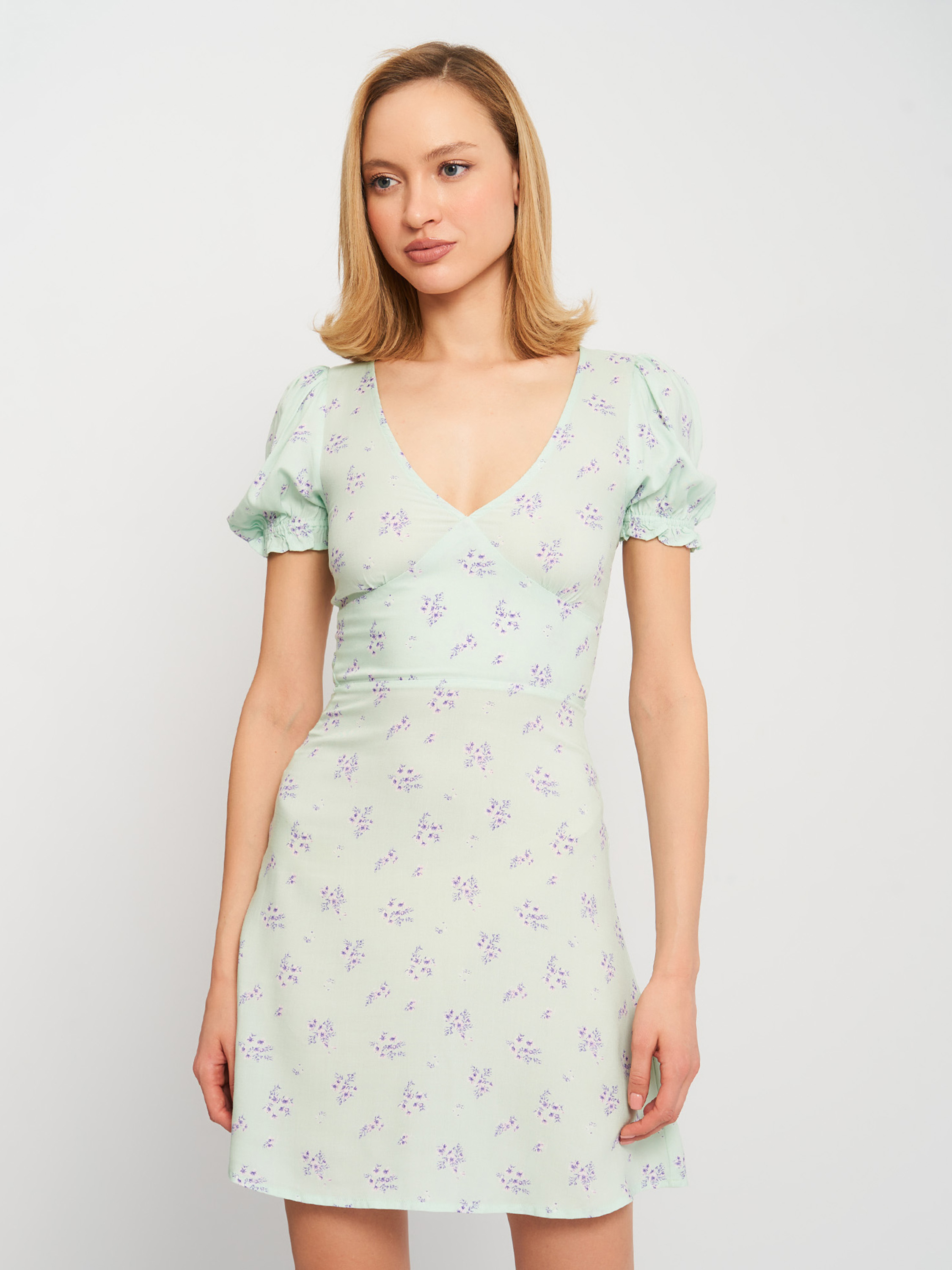 

Платье H&M 829145bar  Светло-зеленое, Платье H&M 829145bar 34 Светло-зеленое