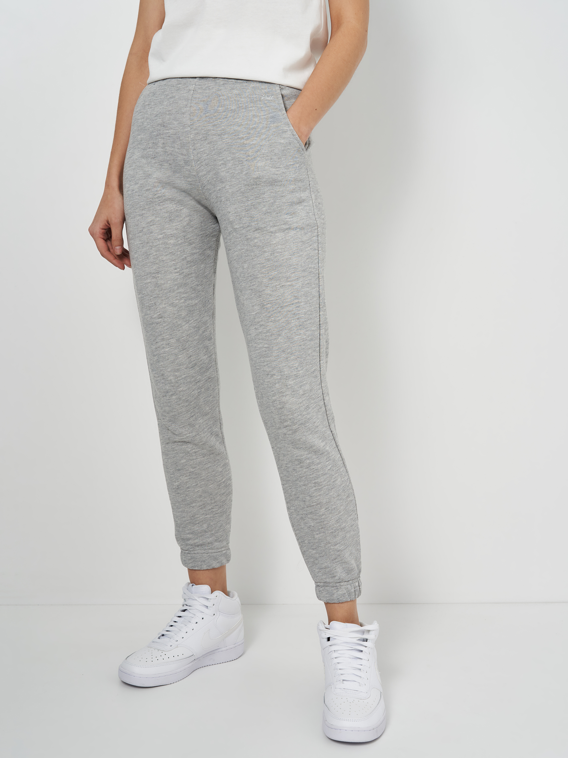 

Спортивные штаны Pull & Bear 5670/406/828 XS Серые