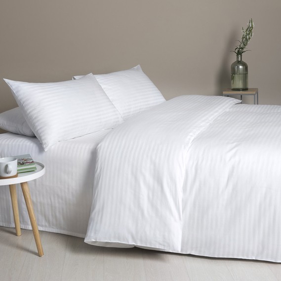 

Пододеяльник двуспальная Евро Textil comfort страйп сатин 200 х 220 см белый (0136Под-200-СтрОТБ)