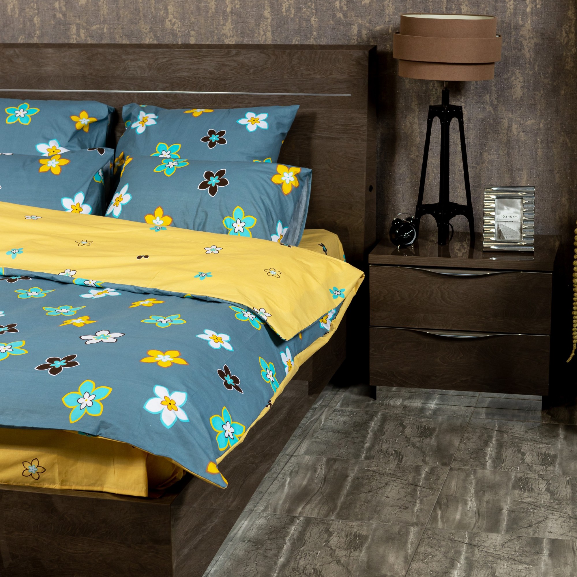 

Комплект постельного белья Halis Бязь Ромашка Двухпальный бирюзовый с желтим 215х220 0092011-2