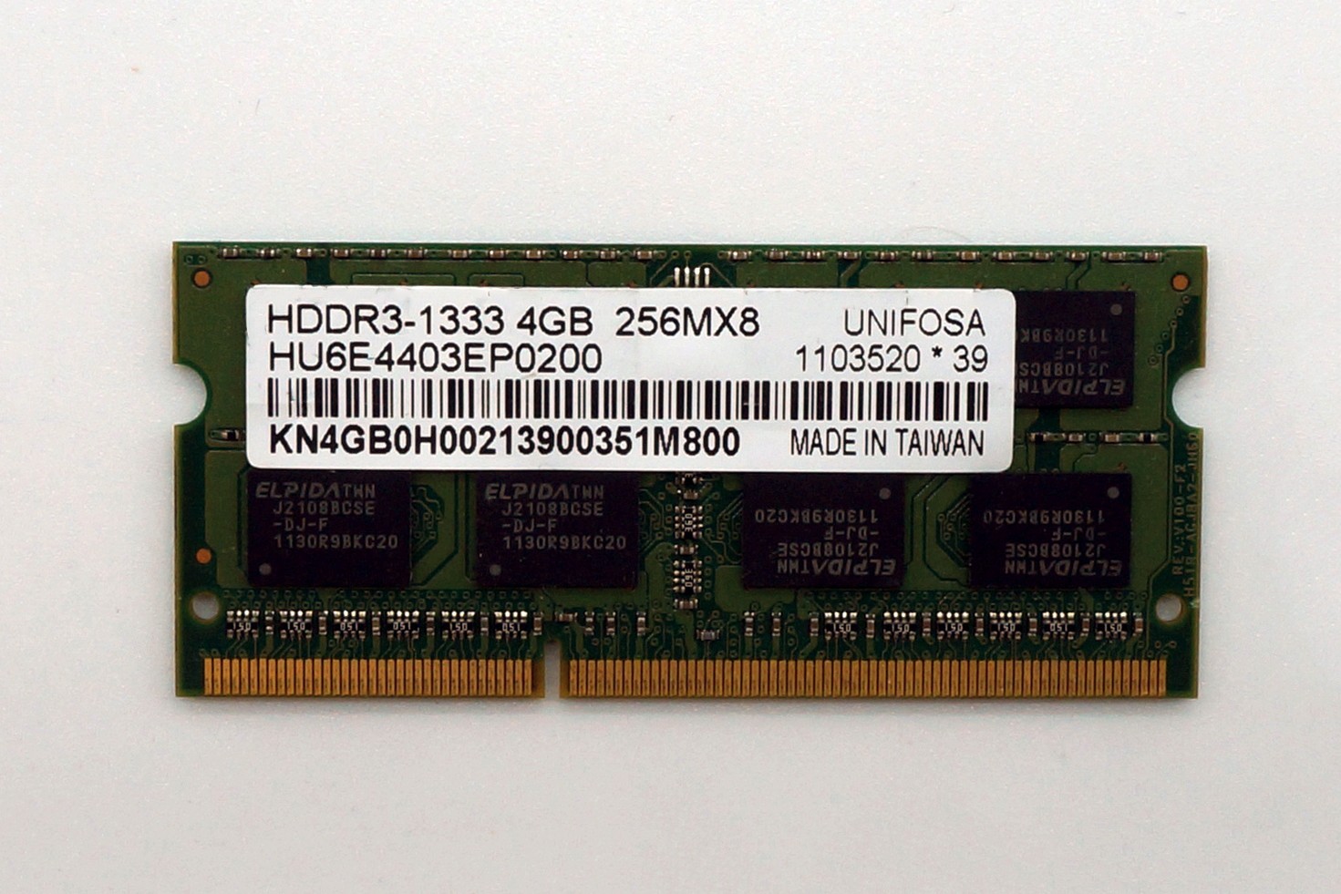 

Модуль памяти SODIMM Unifosa 4GB 2Rx8 DDR3 1333Mhz (HU6E4403EP0200) Б/У