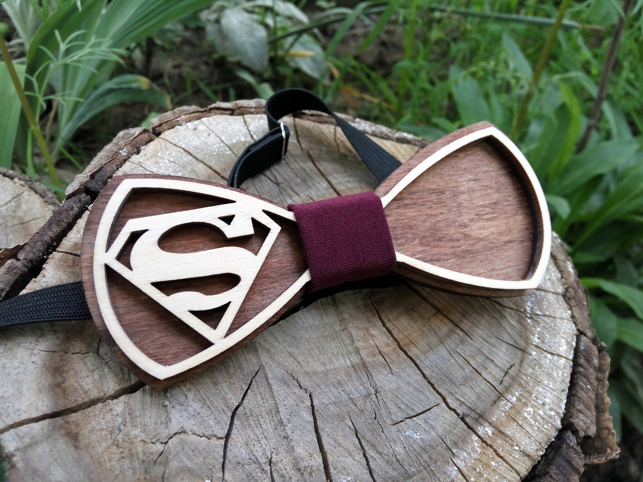 

Деревянная бабочка HatynkaUA SUPERMAN ручной работы Бордовая