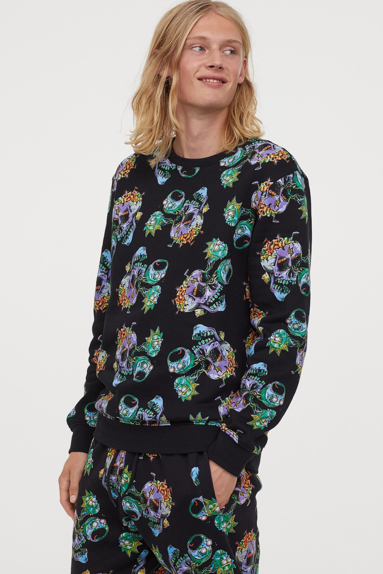 

Свитшот H&M M черный принт 15038469532