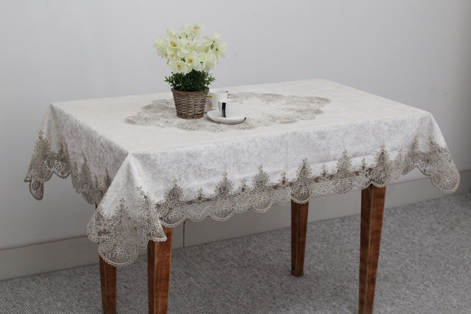 

Скатерть MAGIK COLLECTION 160*350/беж 160_350_FRANCC