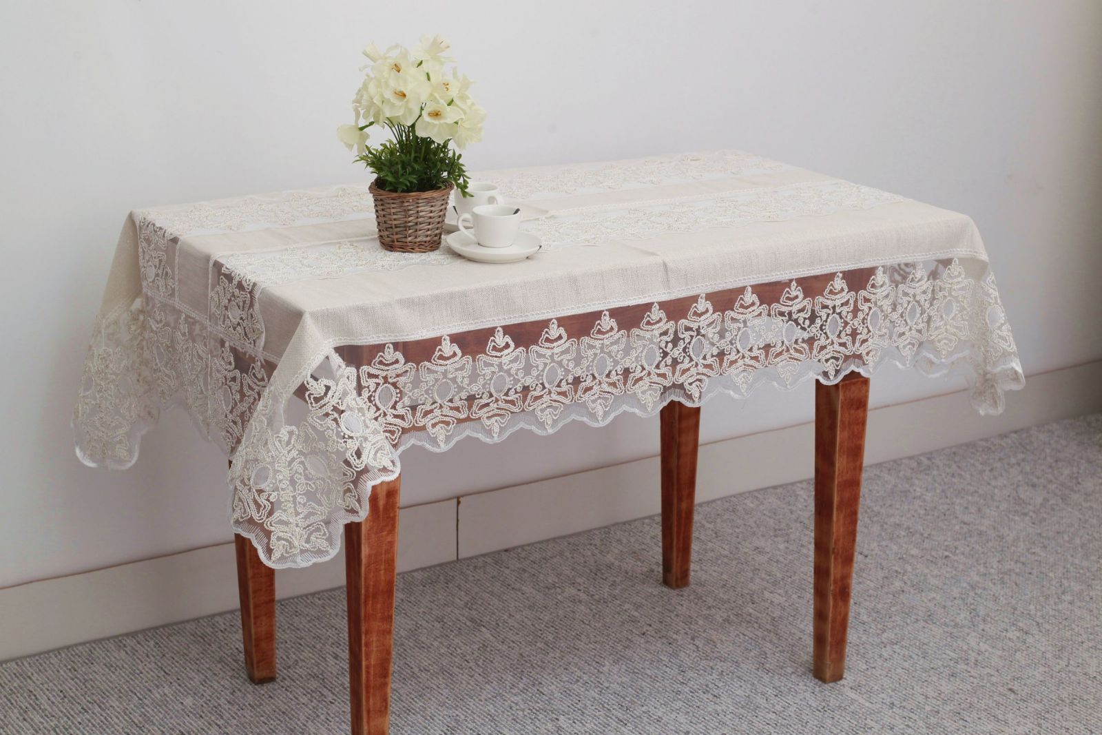 

Скатерть MAGIK COLLECTION Молочный 160_260_20CHARMENT1