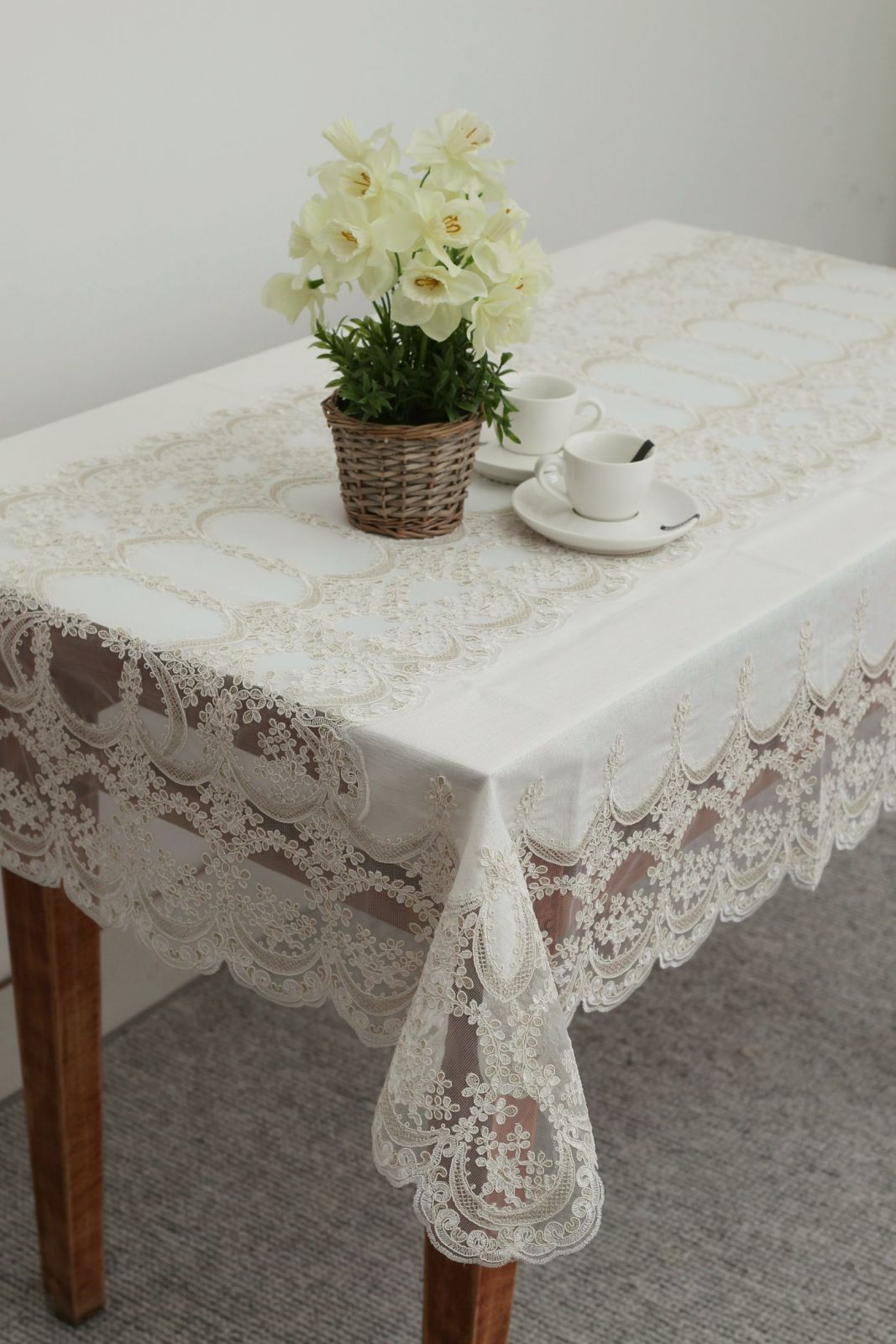 

Скатерть MAGIK COLLECTION Молочный 160_350_FULEUR2