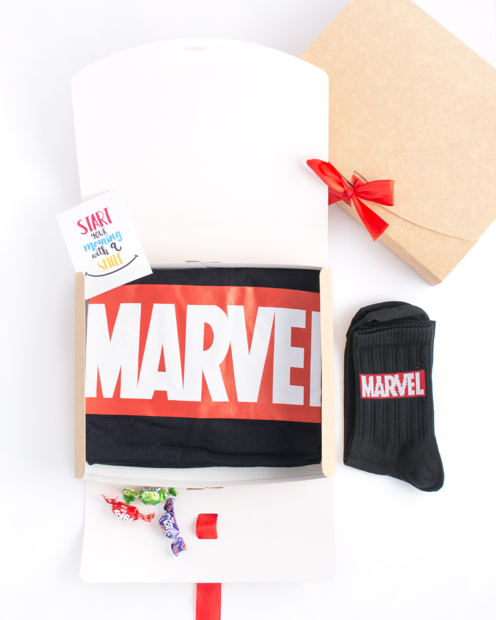 

Подарочный набор мужской. черная футболка с принтом "Marvel", носки с принтом "Marvel" Maybel  Box 5002, Подарочный набор мужской. черная футболка с принтом "Marvel", носки с принтом "Marvel" Maybel 2XL Box 5002