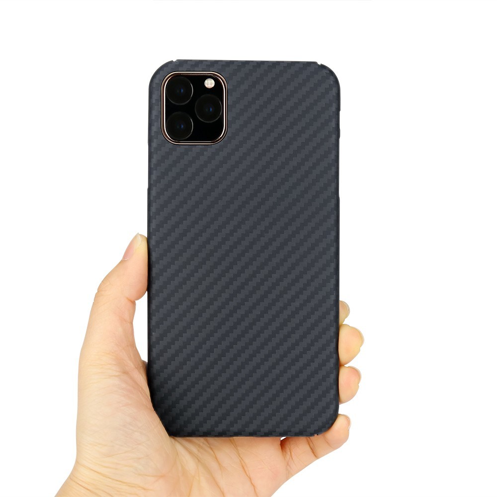 

Карбоновый чехол для iPhone 11 Pro