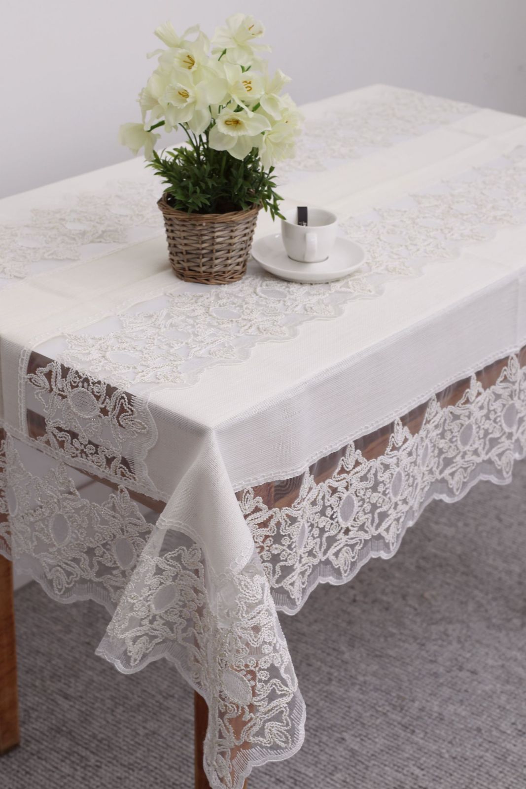 

Скатерть MAGIK COLLECTION Молочный 160_300_CHARMENT1