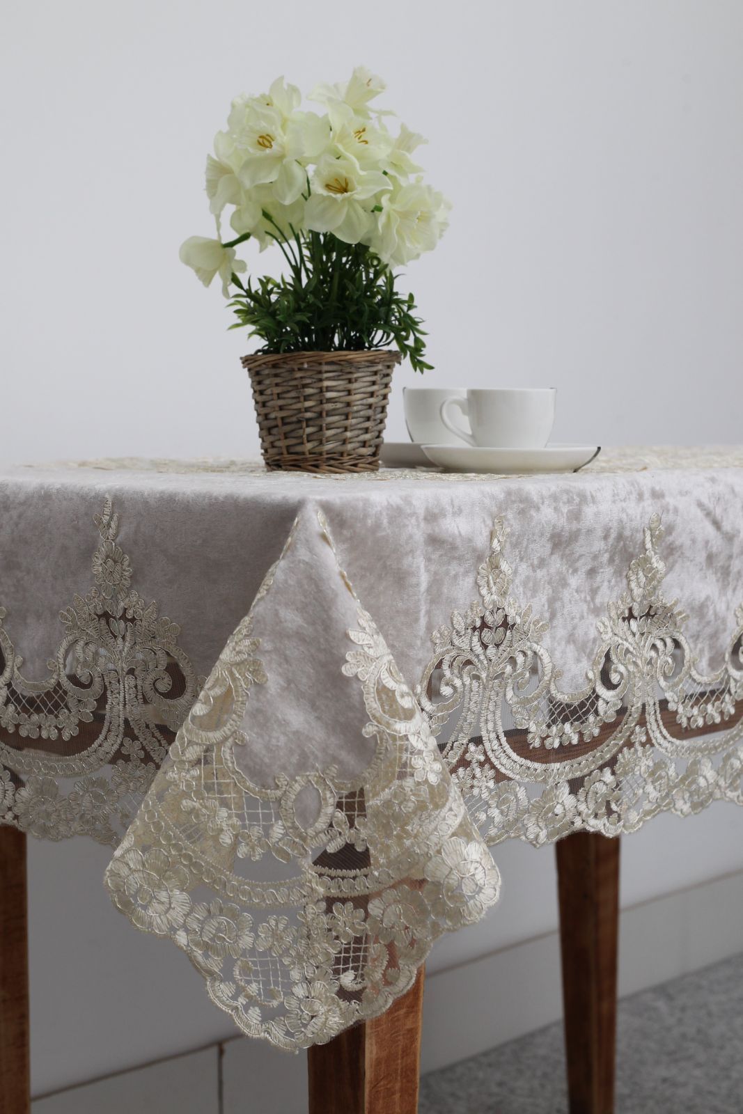 

Скатерть MAGIK COLLECTION кофейный 160_300_40ASPERULA1