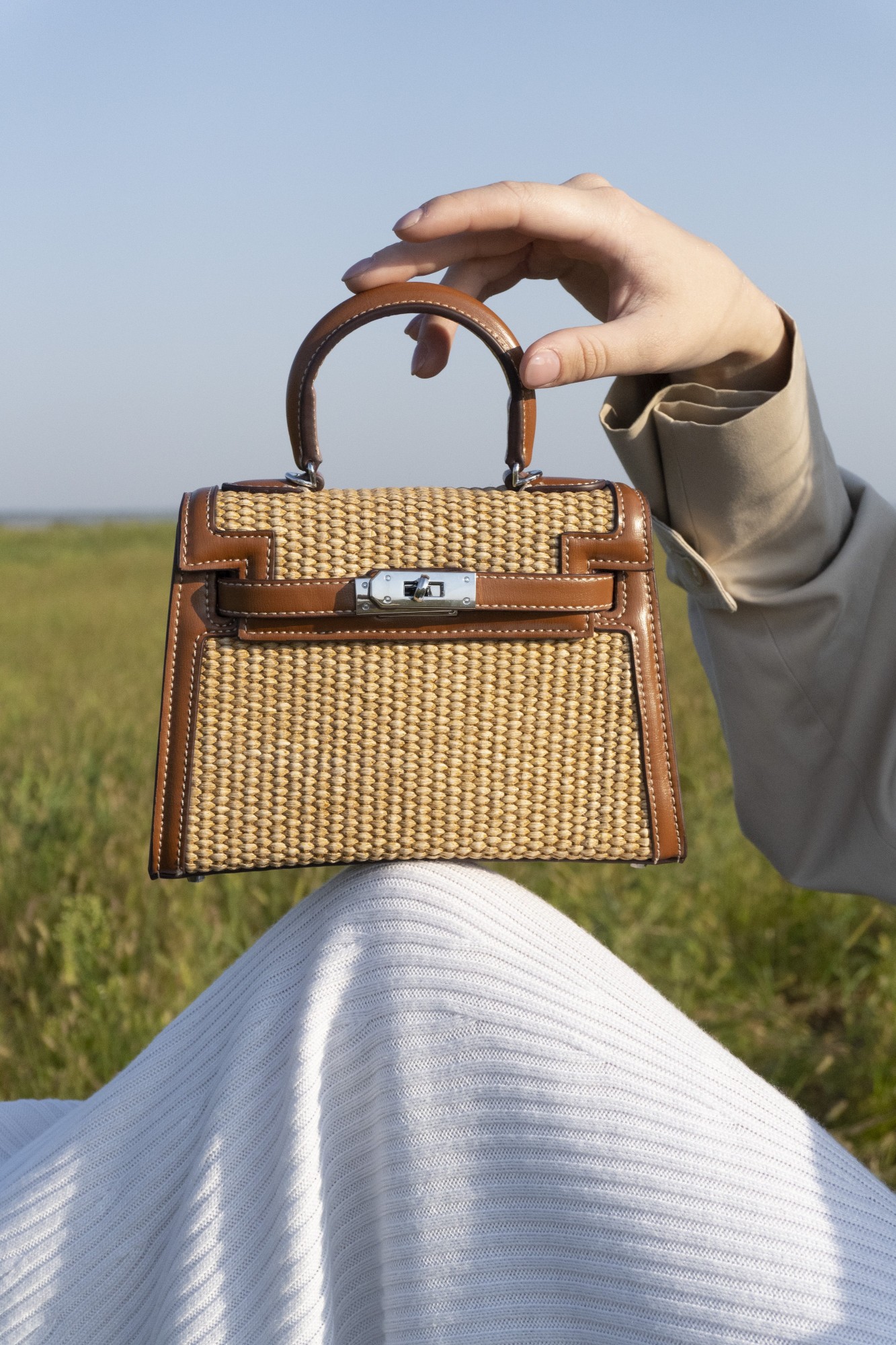

Женская сумка Bagsmini Emily Mini Bag Карамельная