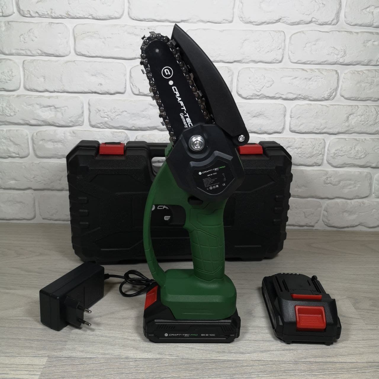 Аккумуляторная цепная мини-пила Craft-tec PRO EKS-10C (21V; 2 батареи ...