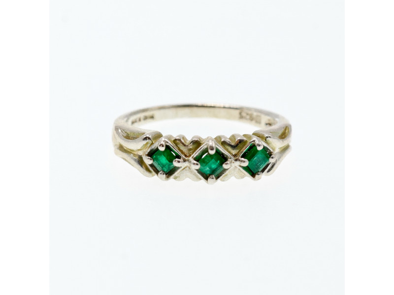 

Серебряное кольцо с изумрудом Нежность Натуральный Sky Jewelry 002647