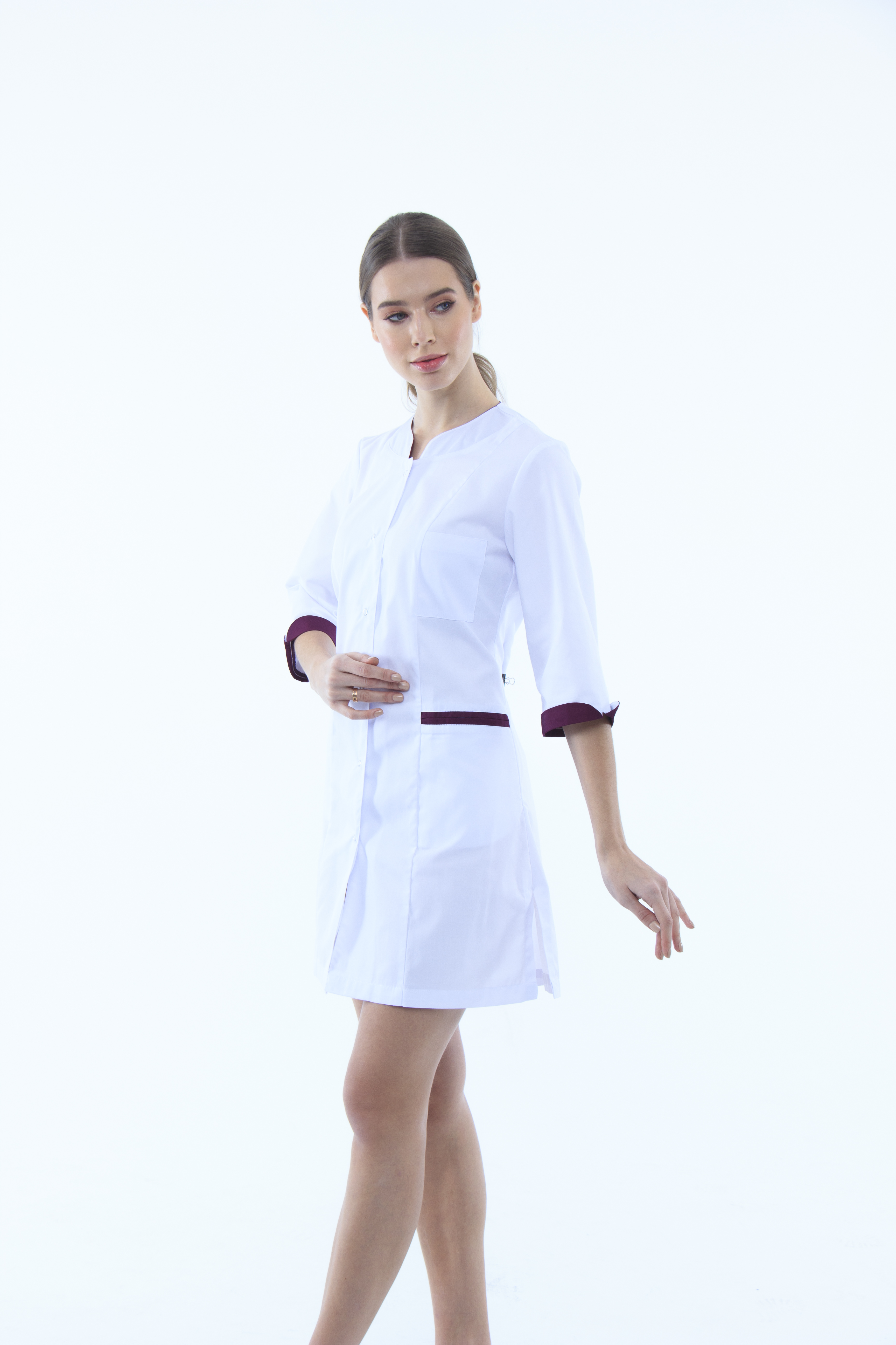 

Халат медицинский Женский In White 131 46 Белый/Баклажан