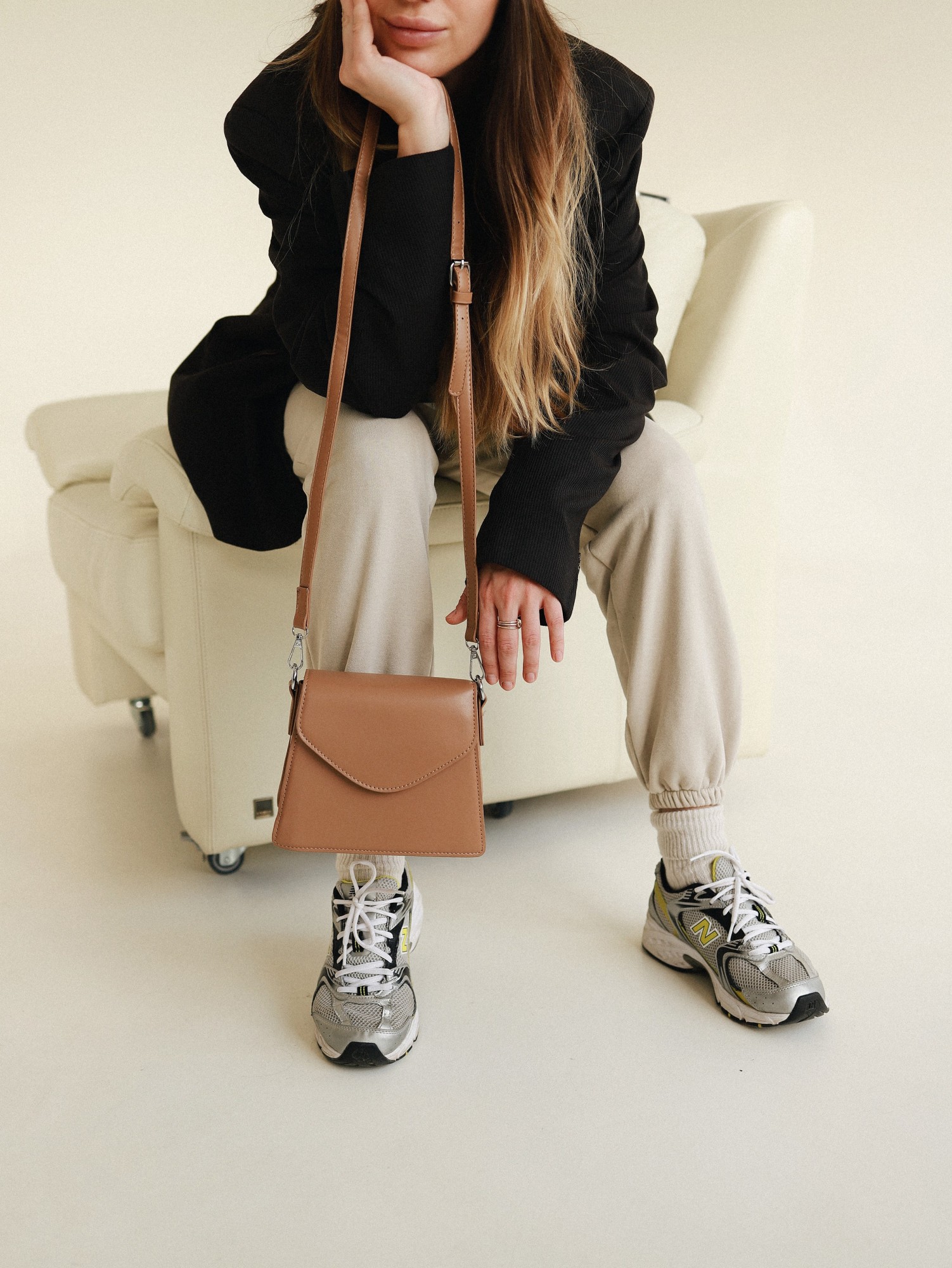 

Женская сумка Bagsmini Ivy Nude Бежевая