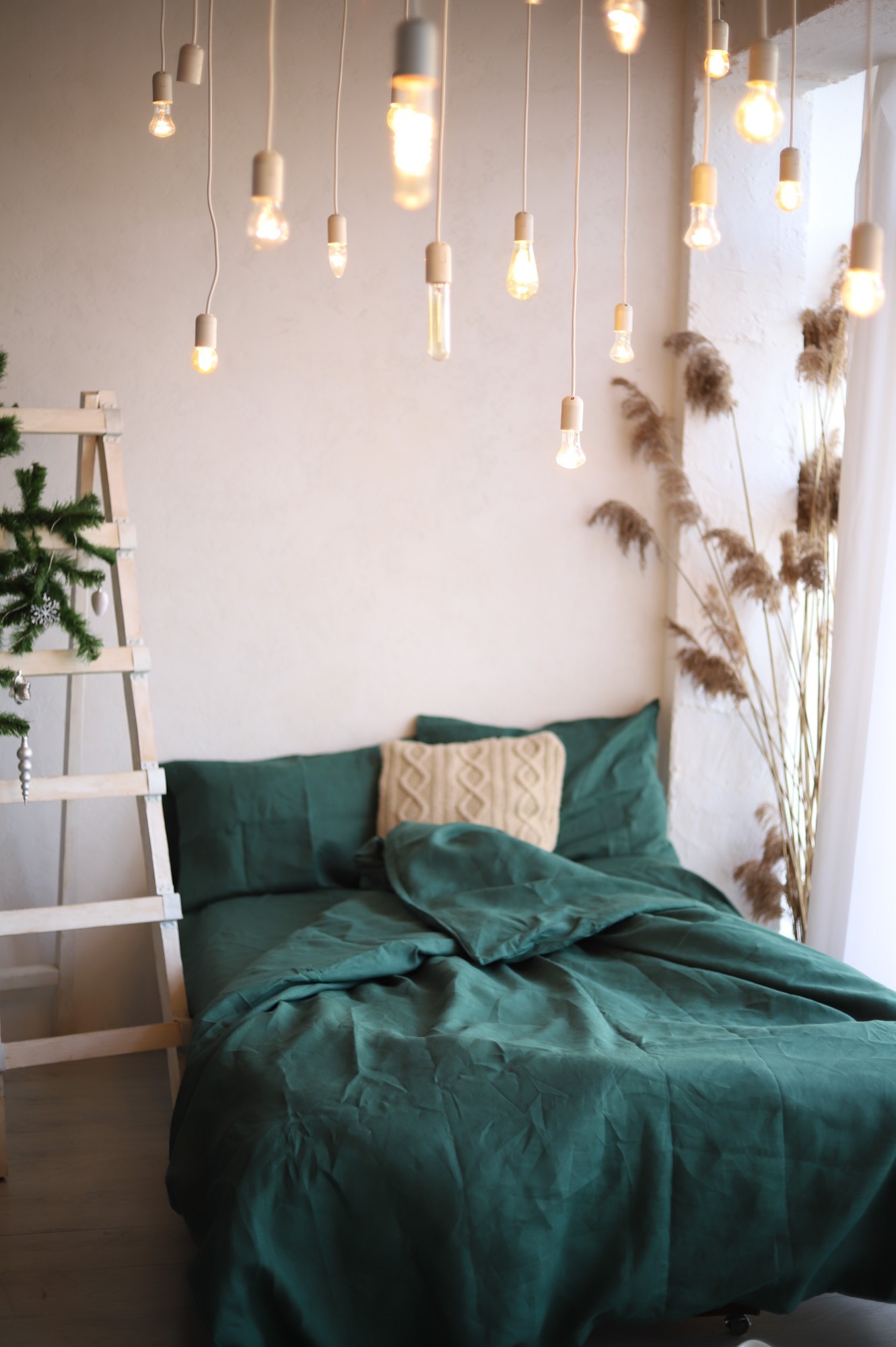 

Комплект однотонного постельного белья из льна в зеленом цвете "Луг" Семейный 150*220х2 Gnizdo