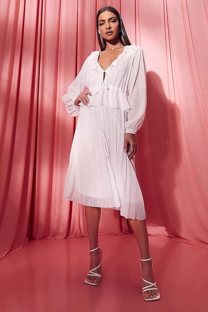 

Платье Boohoo 38 белый 8520123003283