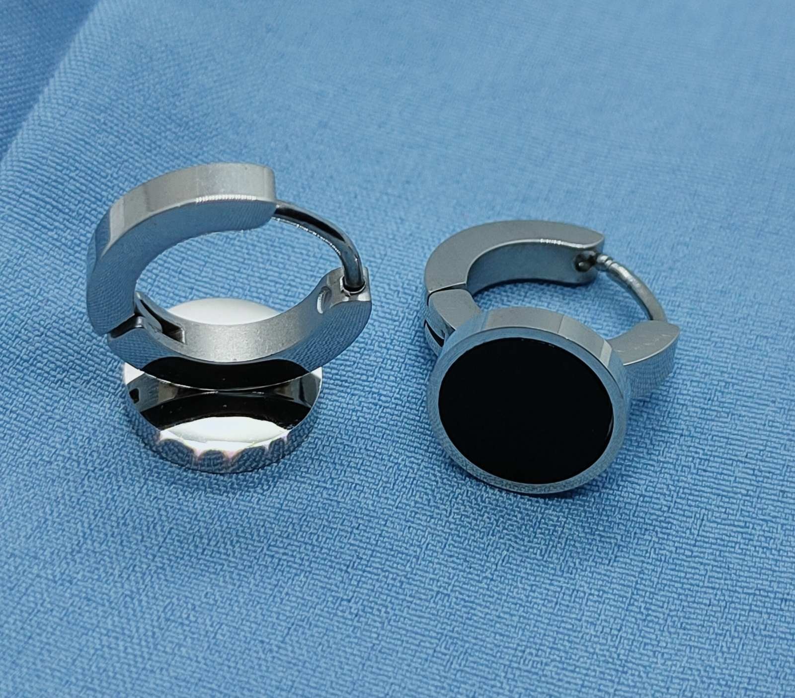 

Серьги Stainless Steel высота 15 мм ширина 10 мм серебристого цвета 120010