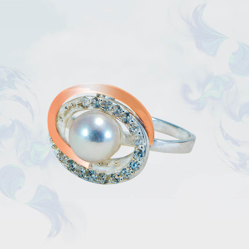 

Кольцо из серебра с золотыми вставками SilverUA модель 154 (размер 20)