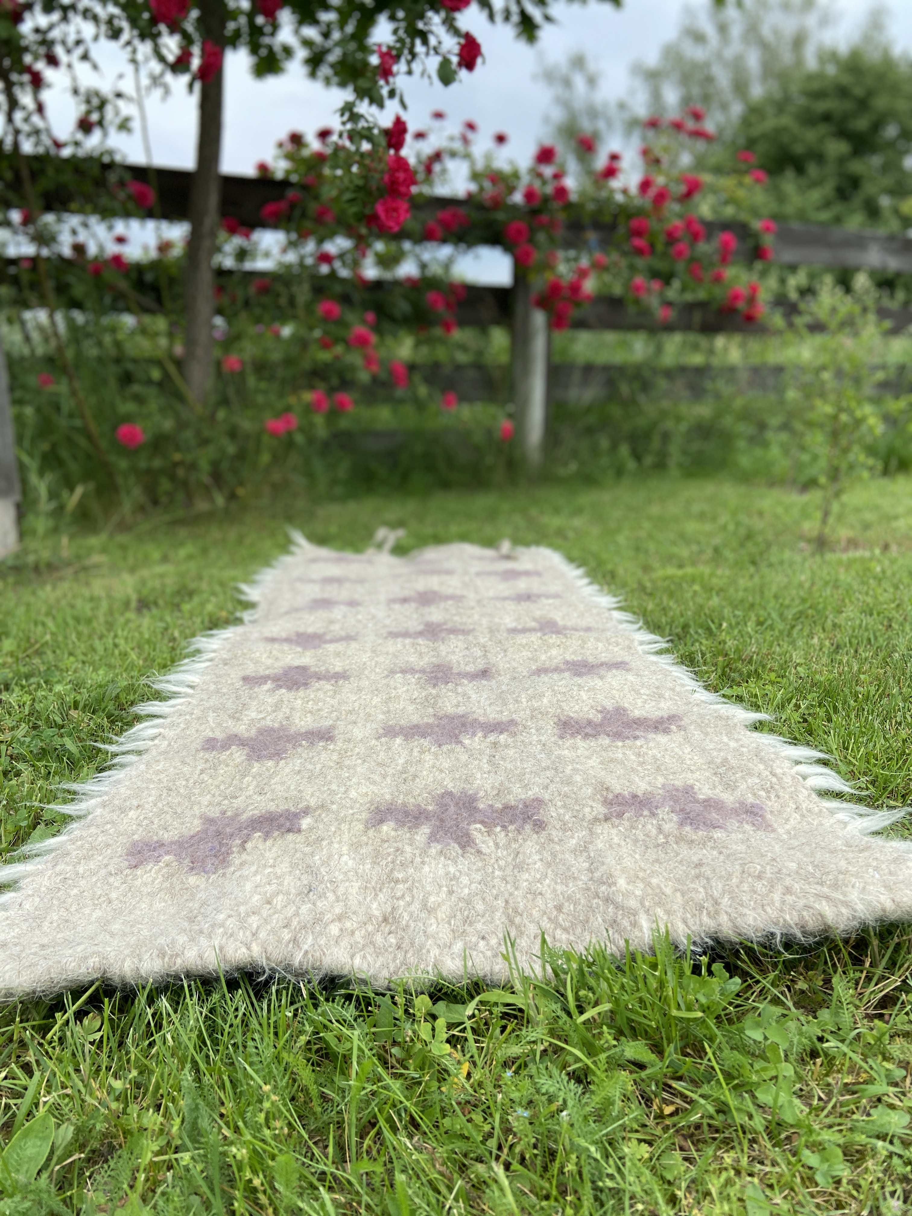 

Ковер шерстяной ручной работы Fully Wooly Баланс 150х150 см сиреневый серый бежевый