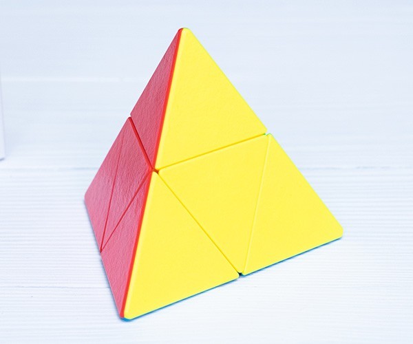 

Головоломка Shengshou Mr. M Pyraminx 2х2 цветной пластик