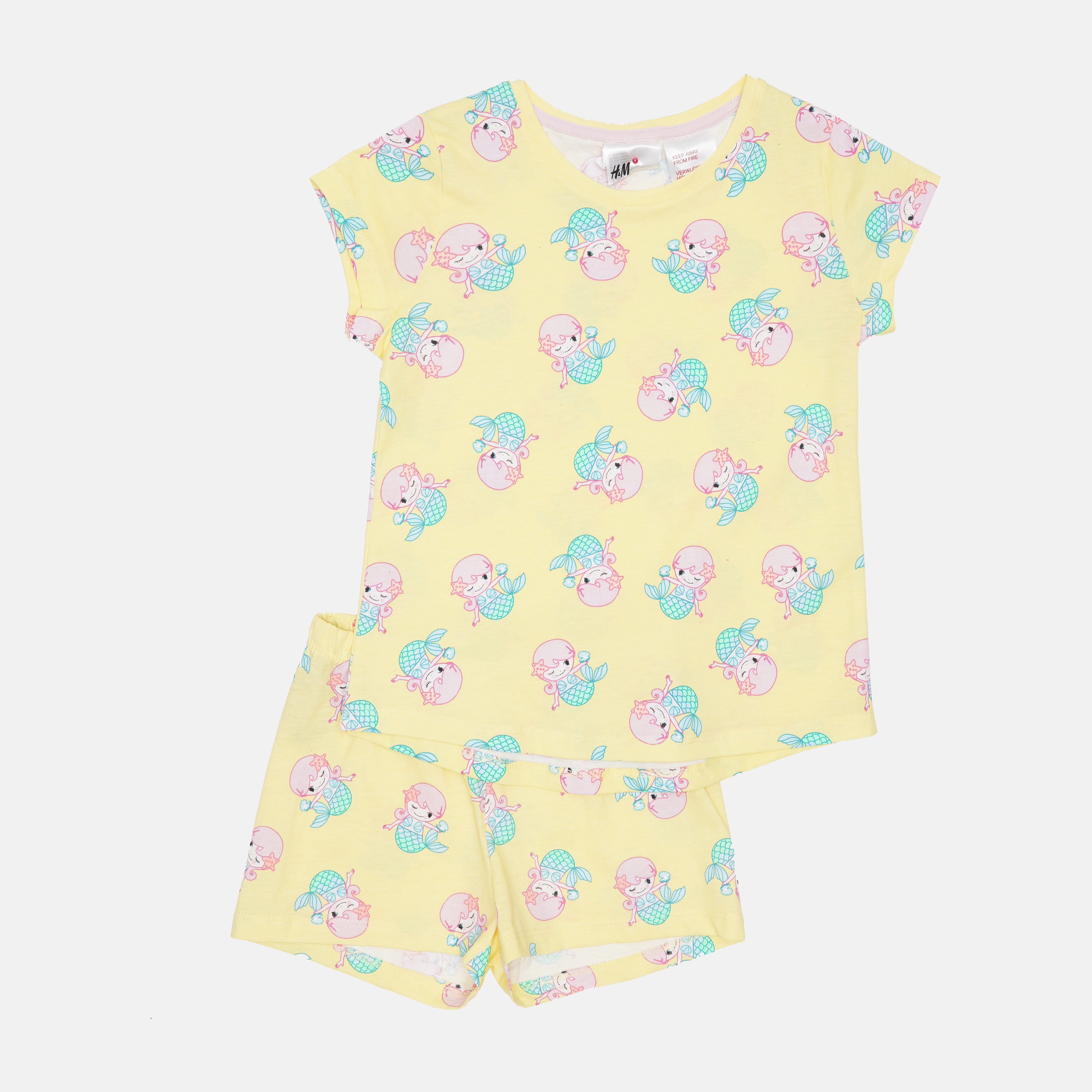 

Пижама (футболка + шорты) H&M 2610--5249799 110-116 см Желтый/Принт
