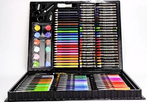 

Большой набор для рисования Art set на 150 предметов