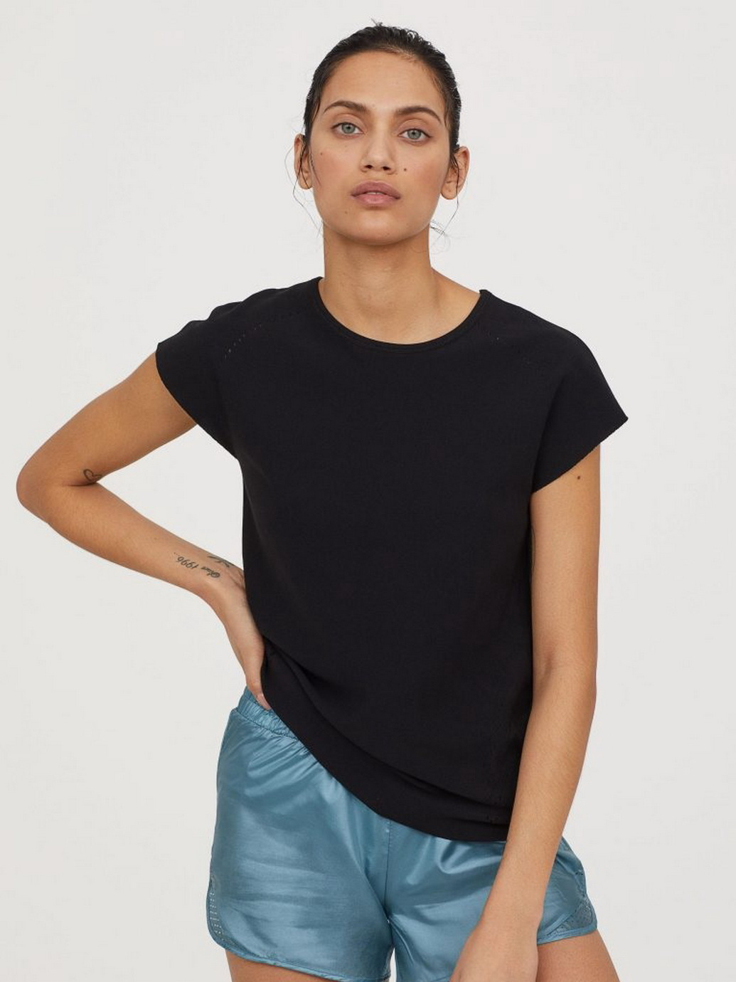 

Футболка H& 0590961-7  Черная, Футболка H&M 0590961-7 M Черная