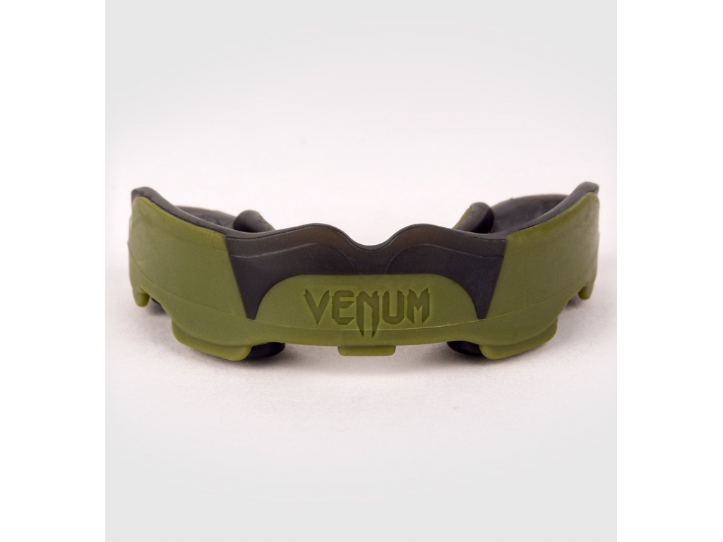 

Капа VENUM Predator Mouthguard взрослый хаки/черный (3982)