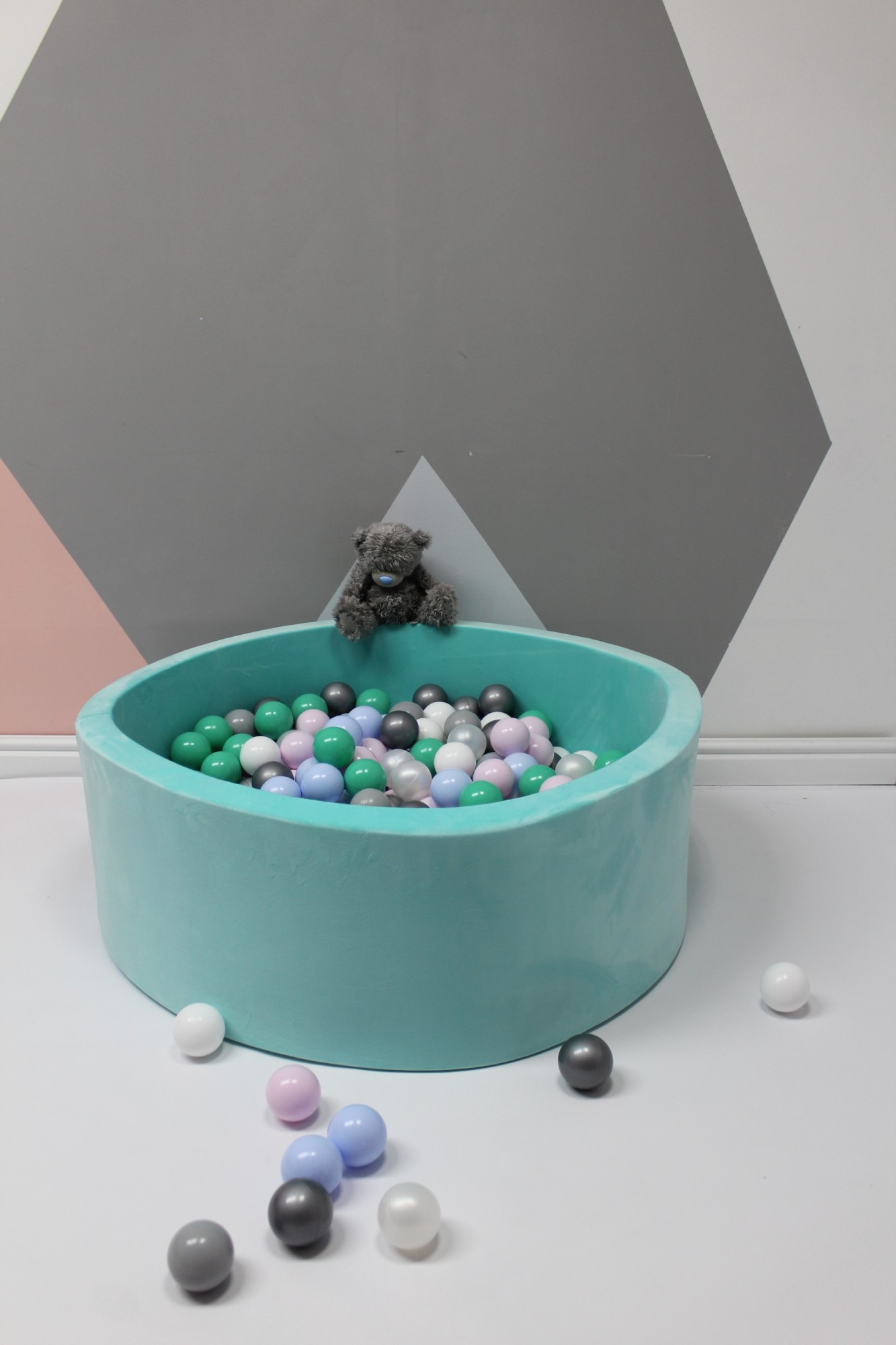 

Велюровый тиффани сухой бассейн Maikinbaby 110 см и 250 шт шаров (арт.М110-184)
