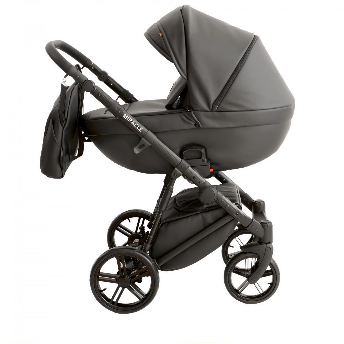

Универсальная коляска 2в1 Broco Miracle Black 9023-BMB-01 black