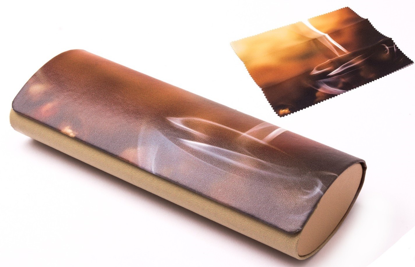 

Футляр для очков (с салфеткой м/ф) из искусственной кожи на магните 04606_76