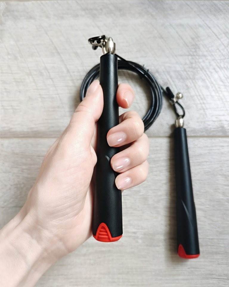 

Скоростная скакалка на подшипниках для фитнеса и кроссфит Gorillaspro Jump Rope 3 м из ABS черная с красным