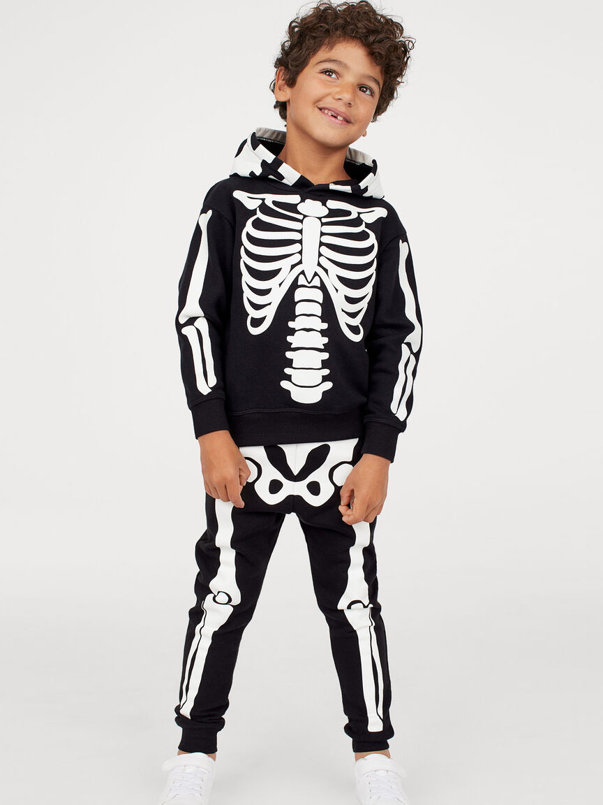 

Спортивный костюм (худи + штаны) H&M 060508671 134-140 см Черный/Скелет
