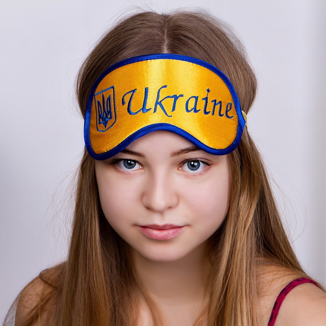 Украинская маска. Маска Луна Украина. Месяц маска Украина. Маска Украина натя nek.