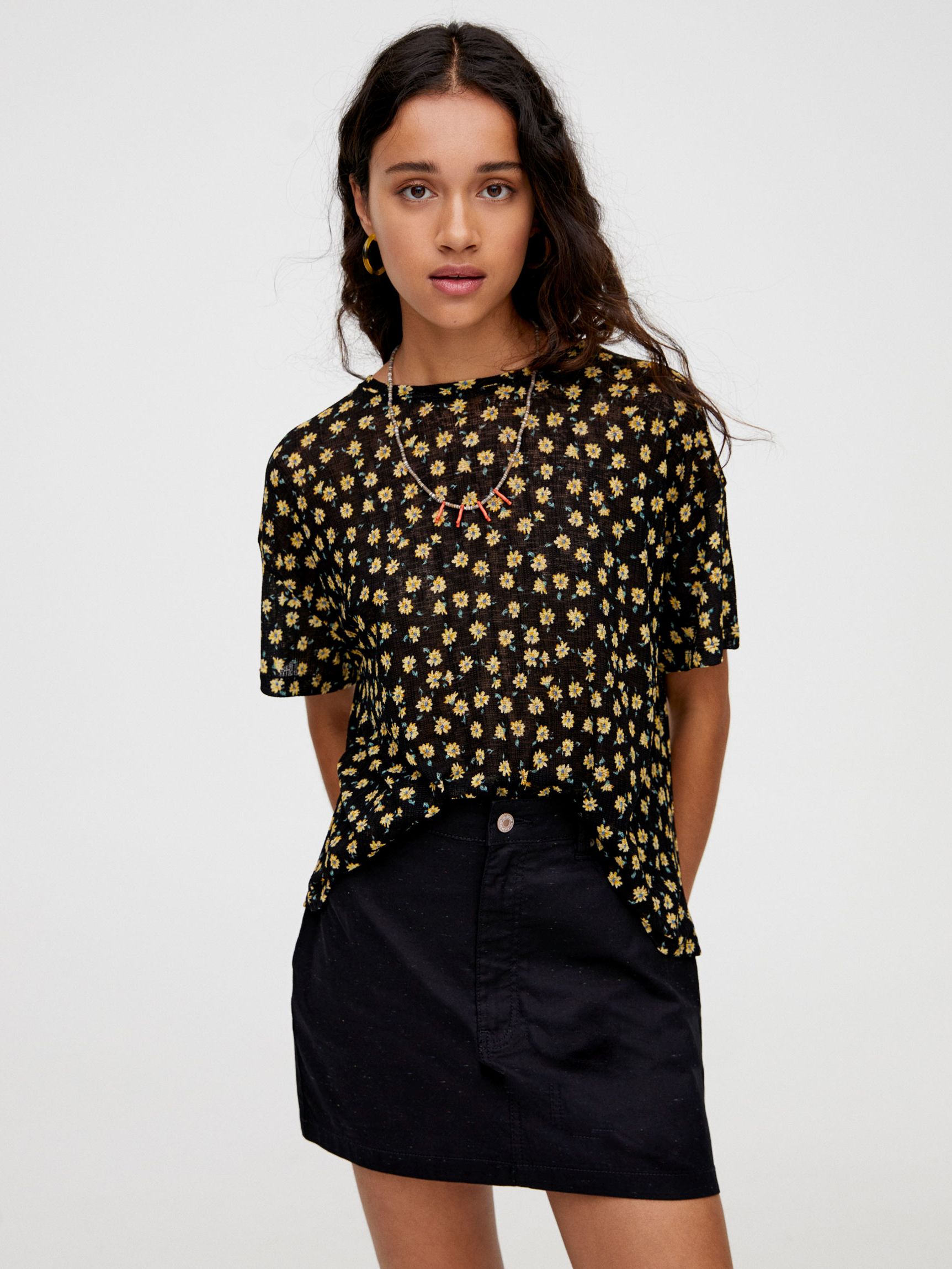 

Юбка Pull & Bear 5398/349/800  Черная, Юбка Pull & Bear 5398/349/800 M Черная