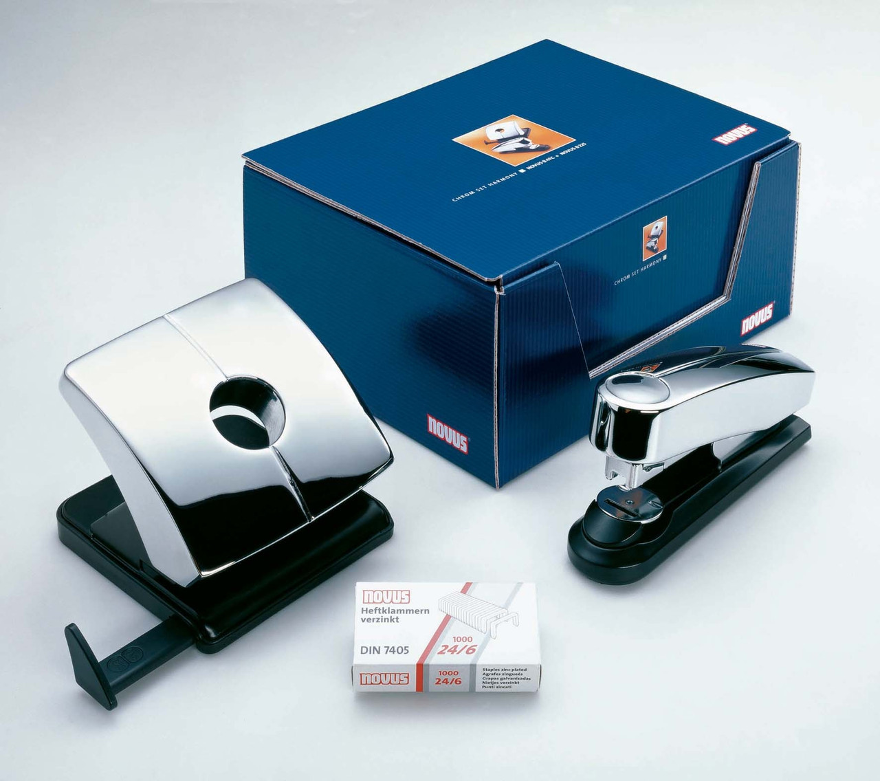 

Набор Novus Harmony Chrome Set степлер B 4FC Flat-Clinch и дырокол Novus B225