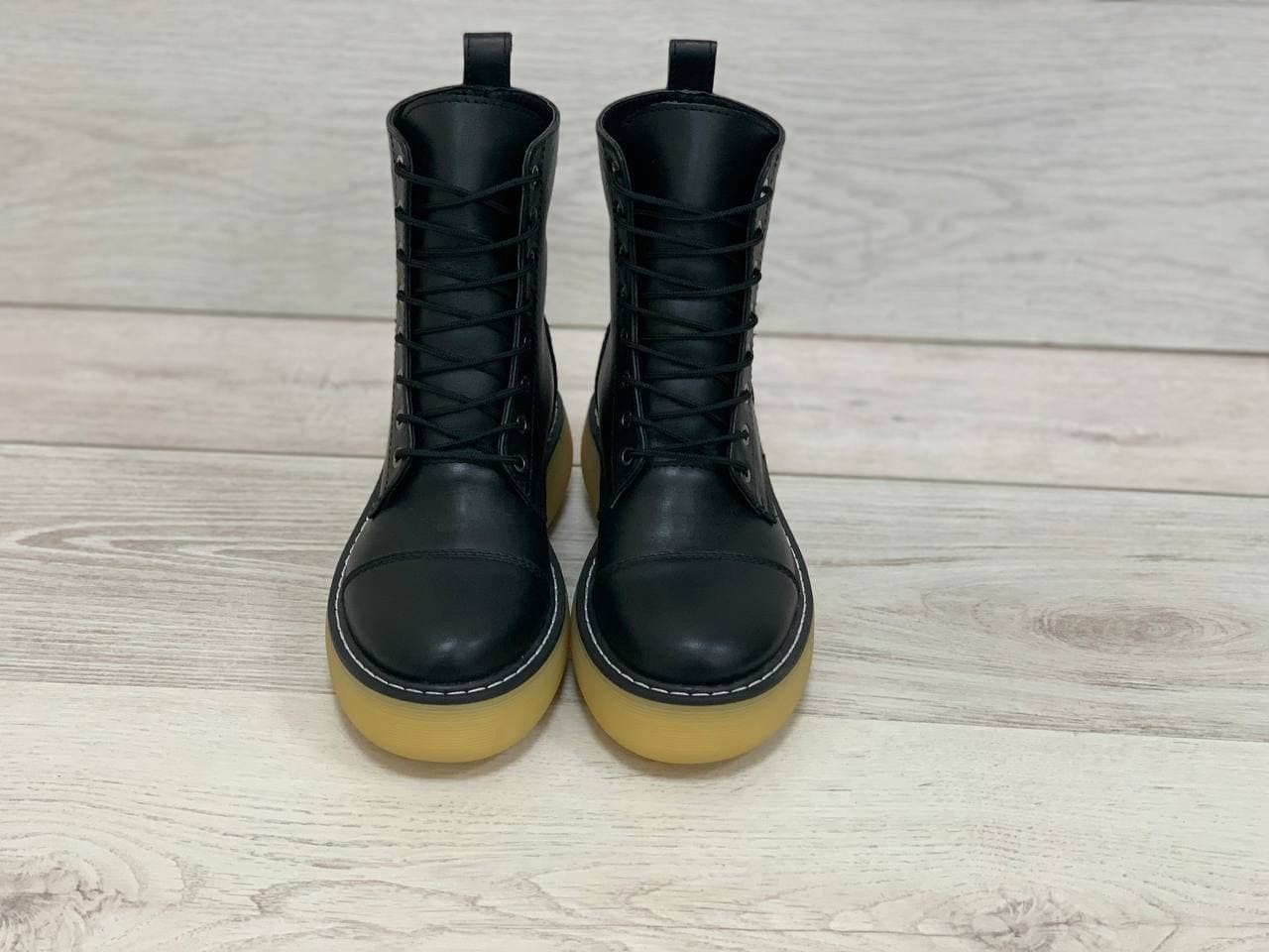 

Кожаные женские ботинки берцы ВONZZI М.1.526.01.40 черные 40