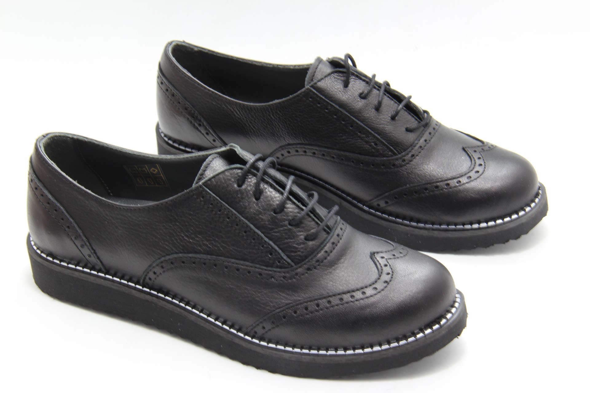 

Туфли женские оксфорды Aras Shoes 108-siyah кожаные 39 на шнуровке