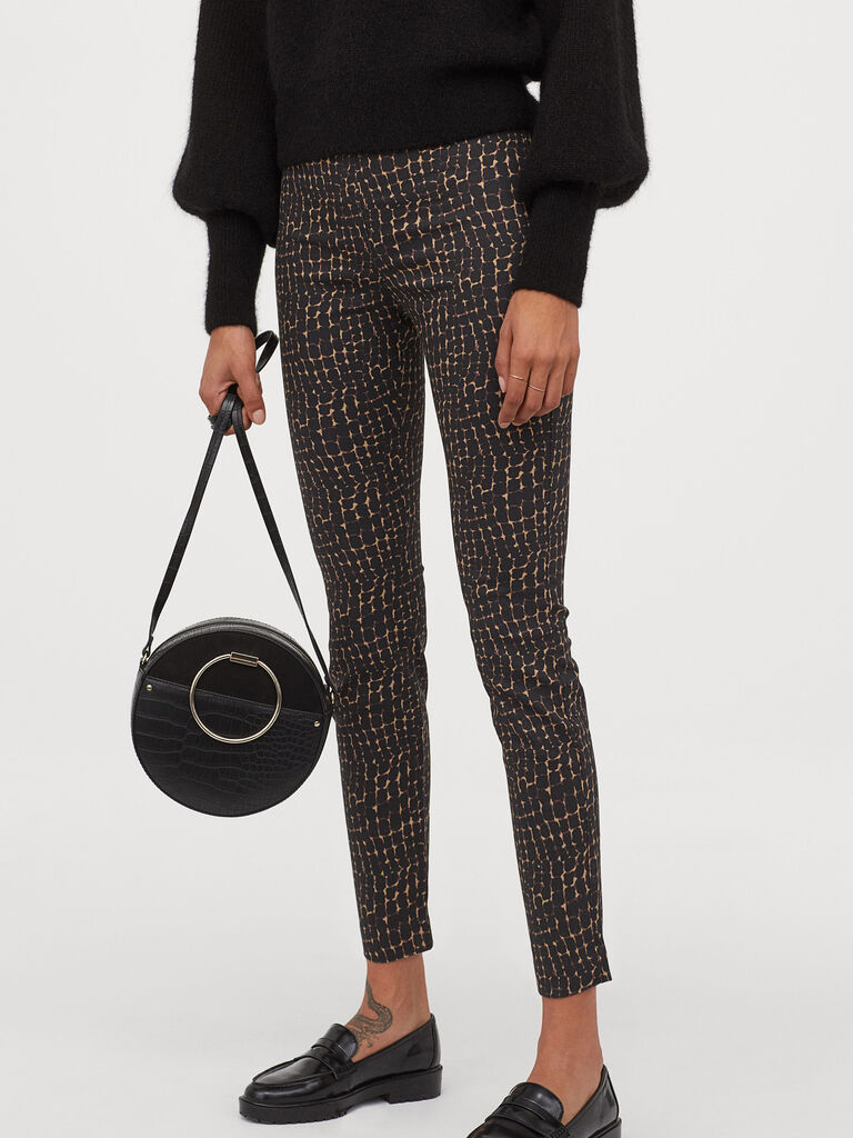 

Брюки H&M 060796210_brown  Коричневые с бежевым, Брюки H&M 060796210_brown 38 Коричневые с бежевым
