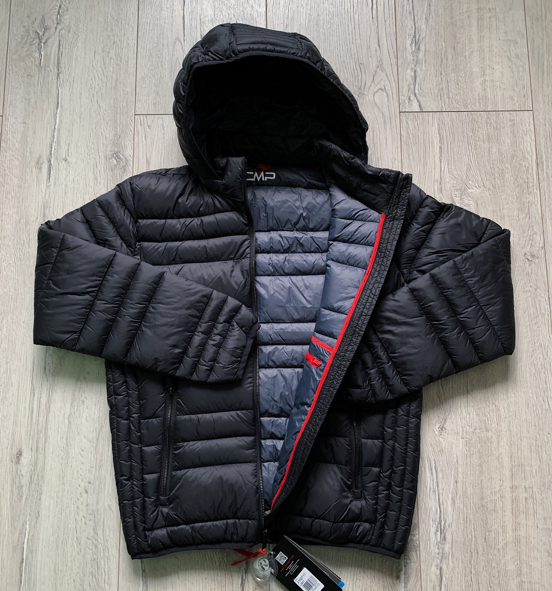 

Мужской пуховик CMP MAN JACKET ZIP HOOD 31K2717-U901  (XL) черный, Мужской пуховик CMP MAN JACKET ZIP HOOD 31K2717-U901 52 (XL) черный