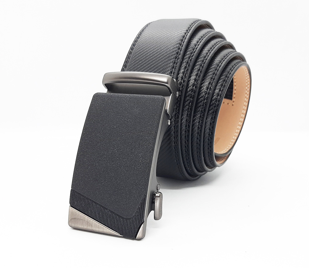 

Ремень мужской кожанный с металлической автоматической пряжкой 125 см черный (142.j3)