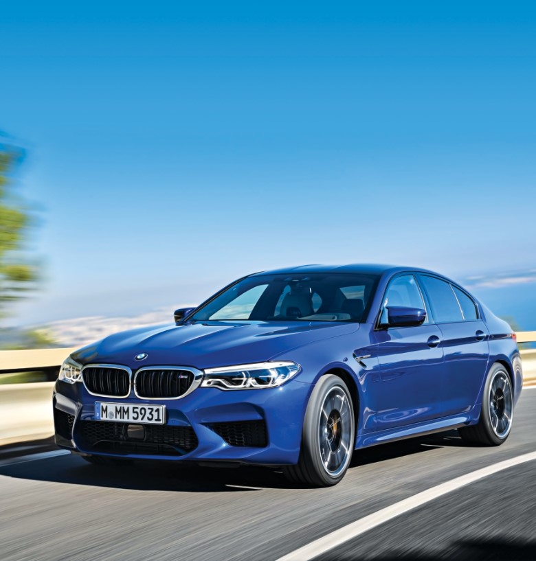 

Фотообои ArtSide Синий BMW (5040520201) Иней