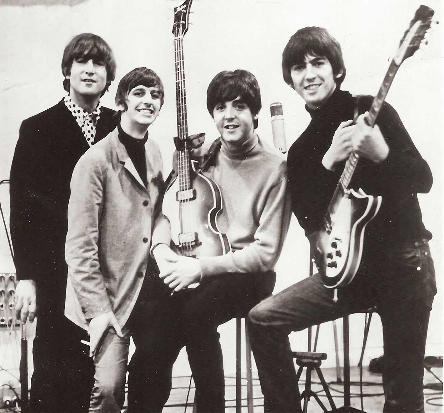 

Фотообои ArtSide The Beatles (2100320212) Базальт