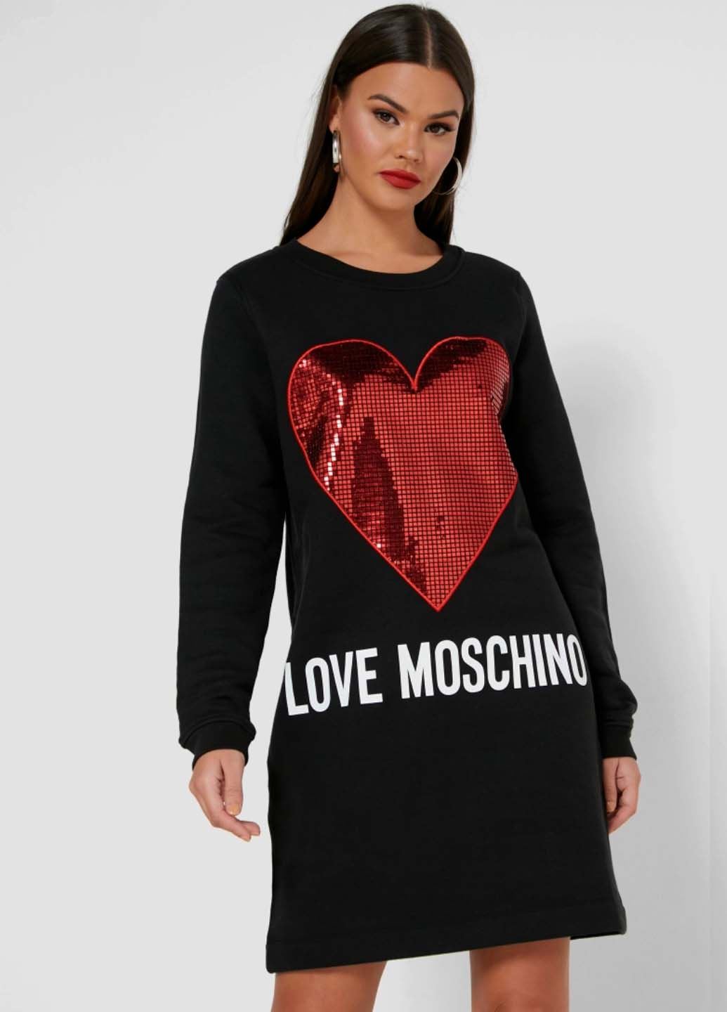 

Черное женское платье свитер с апликацией и логотипом Love Moschino  IT Mch00002-1, Черное женское платье свитер с апликацией и логотипом Love Moschino 46 IT Mch00002-1