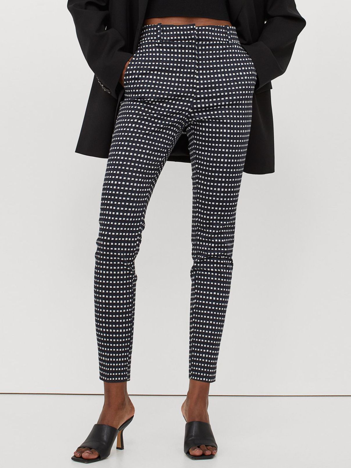 

Брюки H&M 0751471023  (160/64А) Черные с синим, Брюки H&M 0751471023 34 (160/64А) Черные с синим