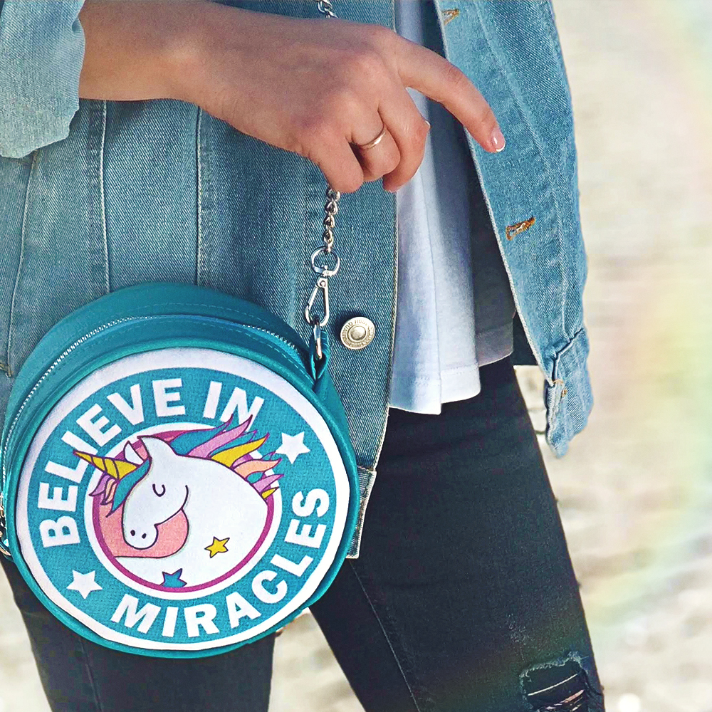 

Сумка круглая Tablet Believe in miracles Presentville 18х7 см 000170453