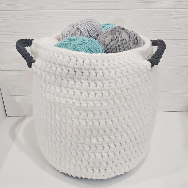 

Вязаная корзина для белья корзинка для хранения вещей игрушек из трикотажной нити ручной работы 30х35 см (23547-Нов)