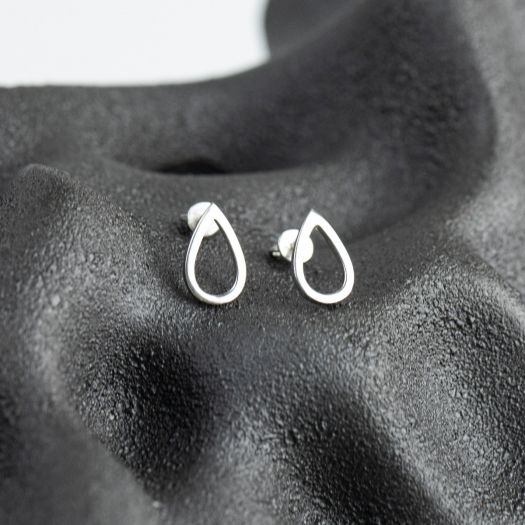 

Серебряные серьги Капля UMAX 20658