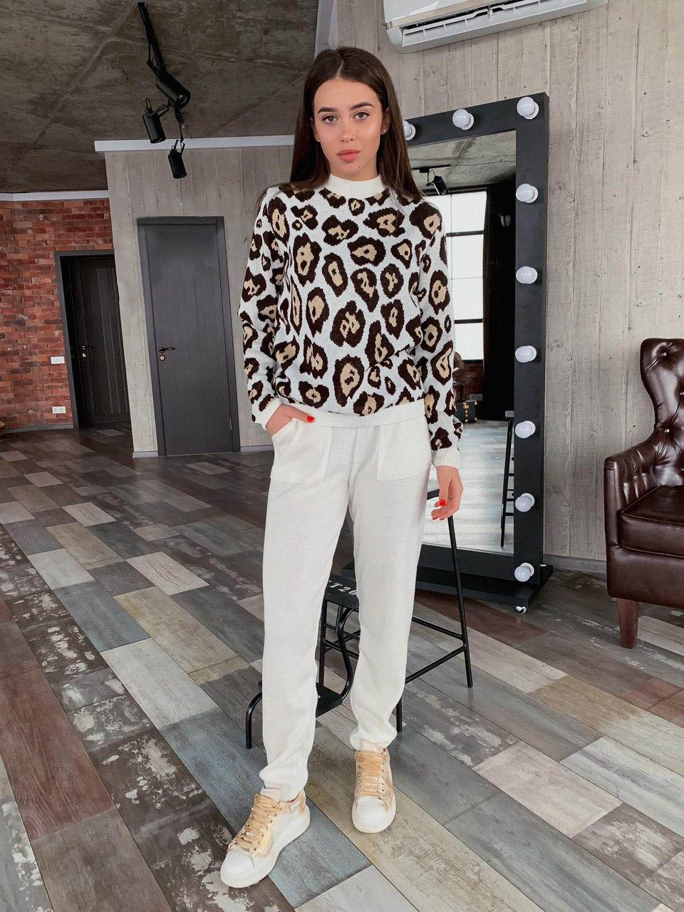 

Fashions • Вязаный костюм женский Ягуар Fashions - молоко, Fashions • Вязаный костюм женский Ягуар Fashions 42-46 молоко